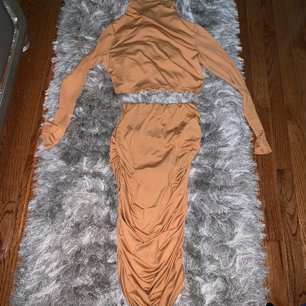 2 piece gold set